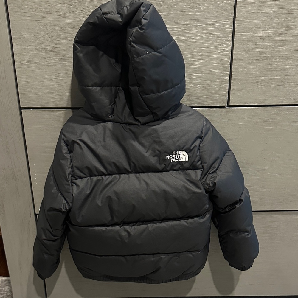 The North Face Black Hooded Fleece Winter Puffer Jacket Size 2T - Picture 3 of 6